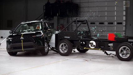 IIHS Seitenaufpralltest 2025 Toyota Corolla Cross – Bewertung, Schutz & Technik