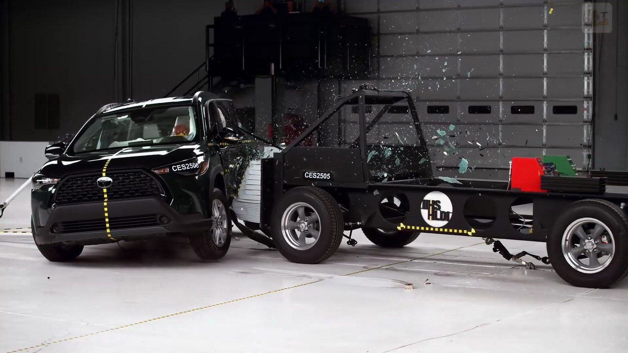 IIHS Seitenaufpralltest 2025 Toyota Corolla Cross – Bewertung, Schutz & Technik