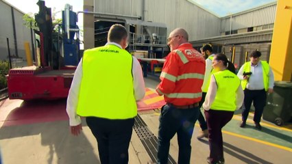 Hundreds of jobs to go by Christmas as AGL speeds up energy transition