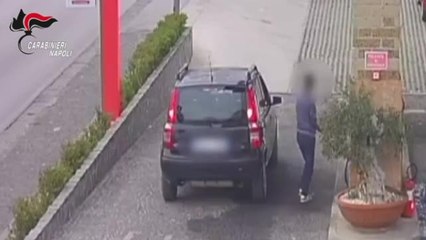 Il video del tentativo di violenza sulla ex compagna a Somma Vesuviana al distributore di benzina