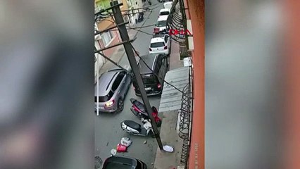 İstanbul'da 13 yaşındaki 2 çocuğun tartışması kanlı bitti: Sokak ortasında bıçakladı!