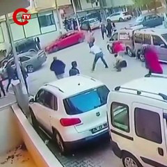 Esenyurt'ta 1 kişinin hayatını kaybettiği, 4 kişinin de yaralandığı görüntüler ortaya çıktı