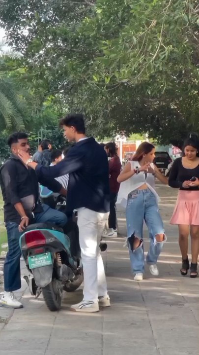 Two girls are fooled by a boy, the funniest video