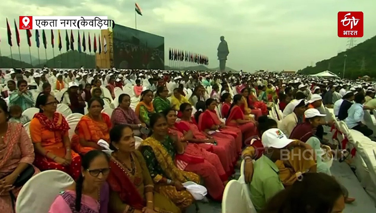 गुजरात की धरती पर बस्तर का सम्मान: एकता परेड में छत्तीसगढ़ की झांकी में दिखा विकास का नया मॉडल, पीएम मोदी ने की सराहना