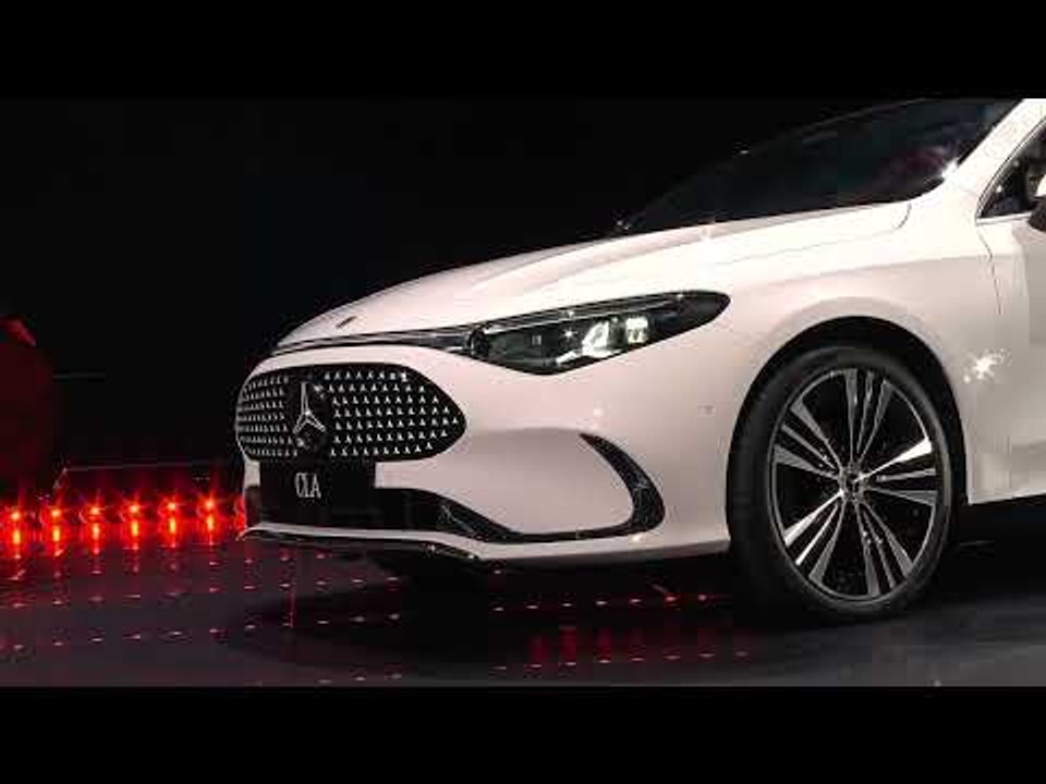 2026 Mercedes-Benz CLA | Weltpremiere des Hoffnungsträger mit Ola Källenius (English)