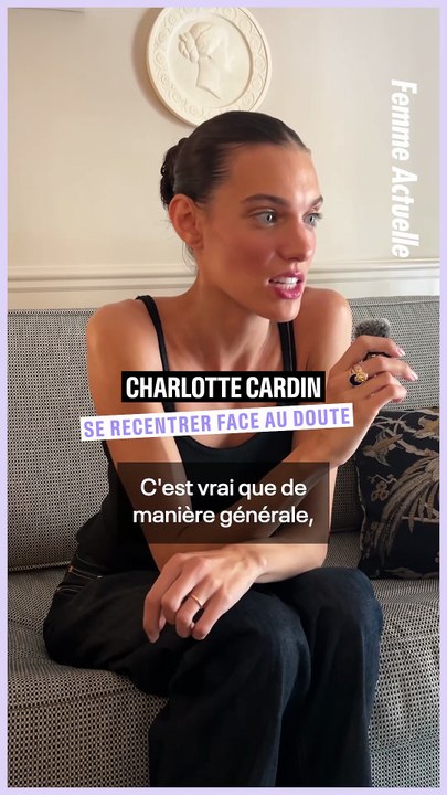 FEMME ACTUELLE- "Ça prend vraiment 3 secondes" : Charlotte Cardin, marraine de la Star Academy, nous dévoile son indispensable pour avoir bonne mine