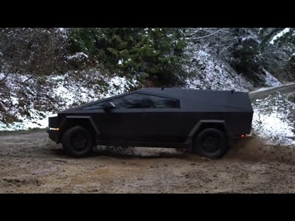 Tesla Cybertruck als Camper? Space Camper macht’s möglich!