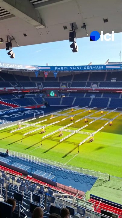 Des jeunes Franc Comtois visitent le Parc des Princes