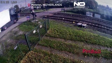 Un tren choca contra un camión en un paso a nivel en Países Bajos