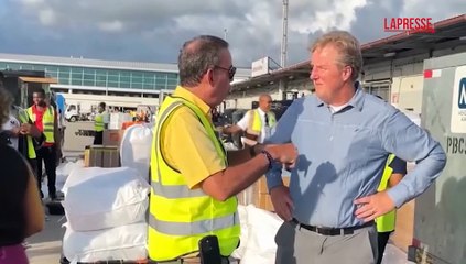 Giamaica, arrivano i primi aerei di aiuti dopo il passaggio dell'uragano Melissa