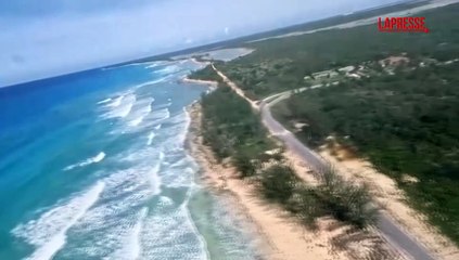 Bahamas, la Guardia Costiera Usa sorvola la costa dopo il passaggio di Melissa: le immagini dal cielo