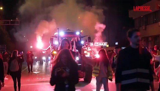 Serbia, migliaia di giovani in marcia anche di notte per grande protesta contro Vucic