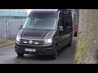 Luxus-Camper auf VW Crafter Basis – Schwarze Schönheit von Ashben mit Top-Ausstattung!