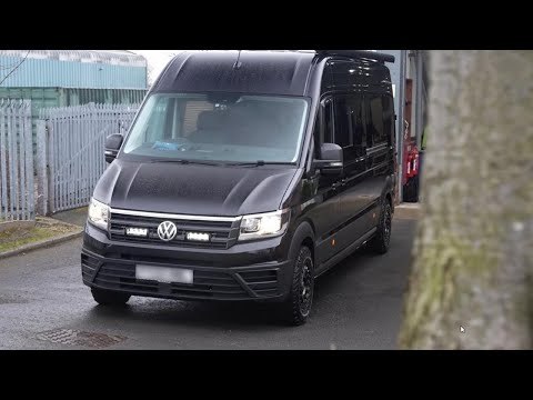 Luxus-Camper auf VW Crafter Basis – Schwarze Schönheit von Ashben mit Top-Ausstattung!