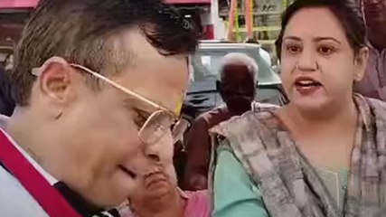 मेरठ में बीजेपी नेता पर क्यों भड़कीं महिला?