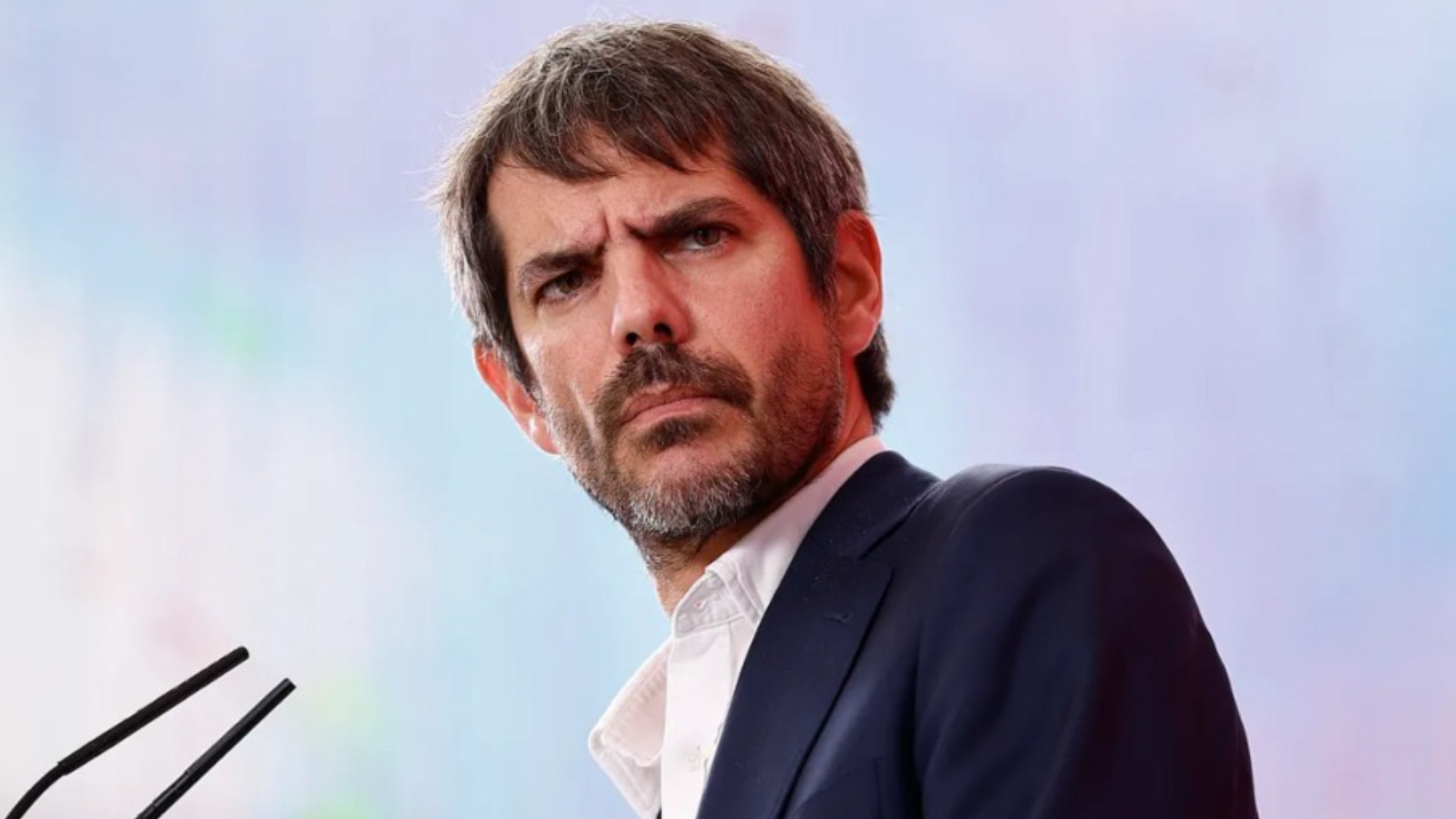 Urtasun subraya que la Fundación Franco no cumple con la ley por "humillación" a las víctimas