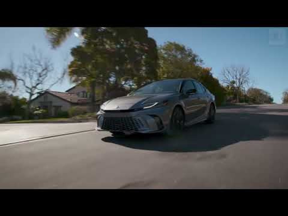 2026 Toyota Camry XSE AWD – Heavy Metal mit schwarzem Dach