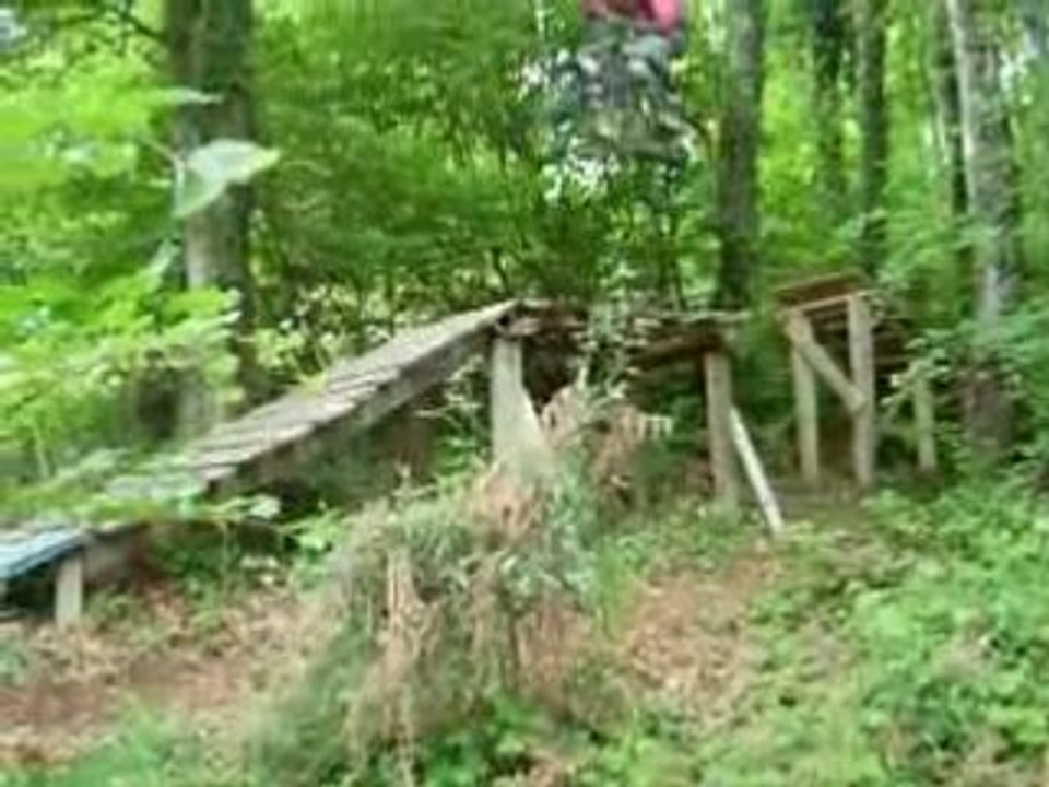 flo et jo qui tap eun saut a erp