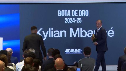 Football: Mbappé reçoit son premier Soulier d'Or européen