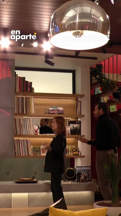 Isabelle Huppert et Laurent Lafitte en roue libre 🤸‍♀️