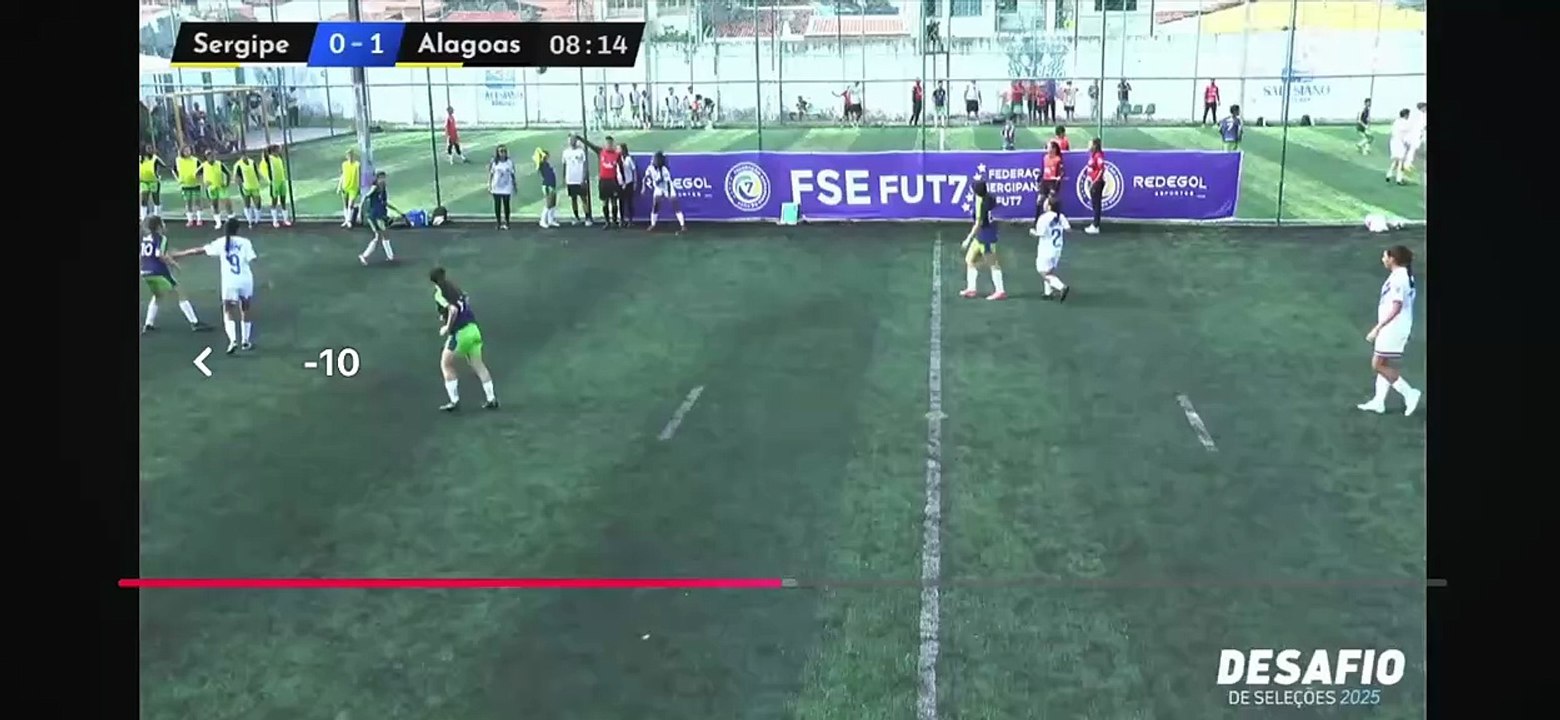 Veja o golaço feito por Débora Tenório