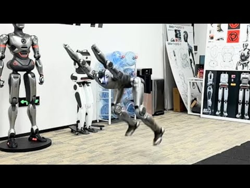 Humanoider Roboter PM01 knackt den Vorwärtssalto – Weltneuheit!