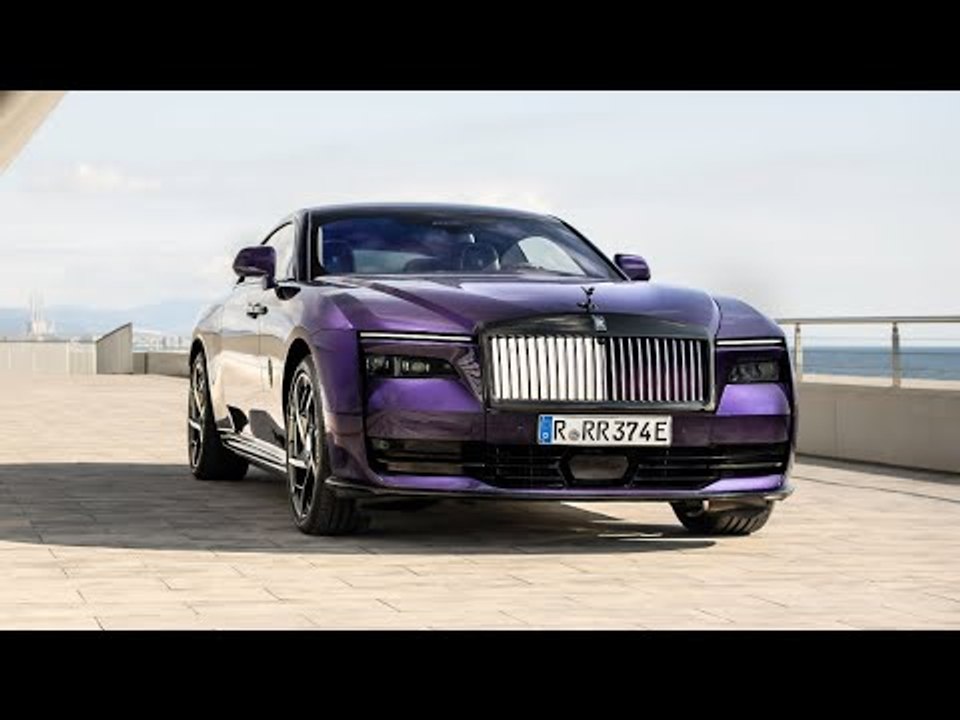 Rolls-royce black badge spectre in vapour violet – luxus mit charakter