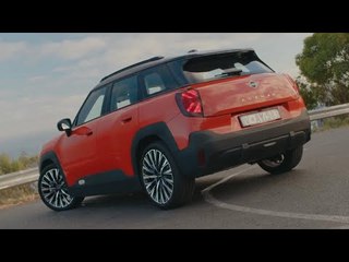 2024 Mini Aceman (Rebel Red) – Elektro-Crossover mit Stil und Power!