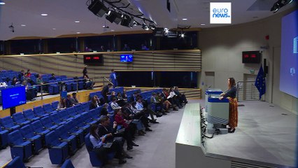 Parlamento letão vota para se retirar do tratado de combate à violência contra as mulheres