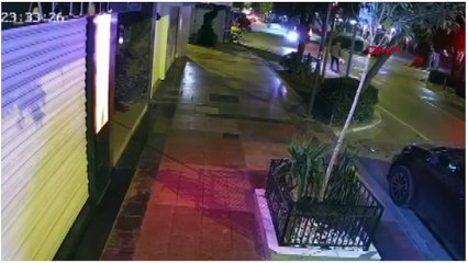 Feci kaza kamerada: Motosikletin çarptığı yaya hayatını kaybetti