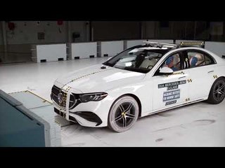 2024 Mercedes E-Klasse (W 214) crasht im neuen IIHS-Test – So sicher ist sie wirklich!