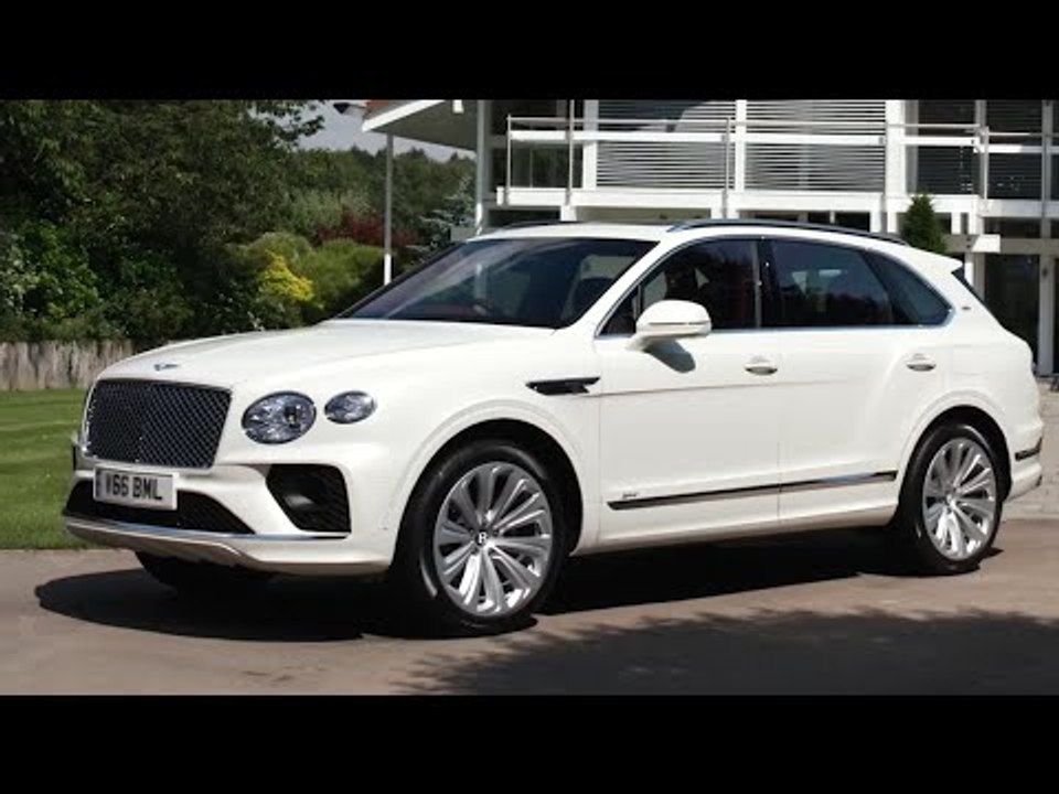 2025 Bentley Bentayga Hybrid in Ghost White | Exterieur, Interieur, Fahren