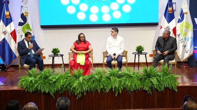 Aduanas pone en marcha sistema digital SIREVUCE para importadores y exportadores