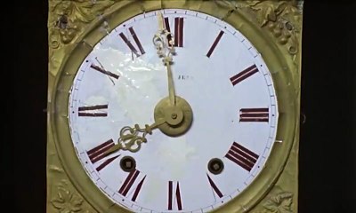 {Un Coeur Oublié} 2001 -  an advanced age he meets a young woman who makes him discover the feeling he has always wanted to ignore: love.