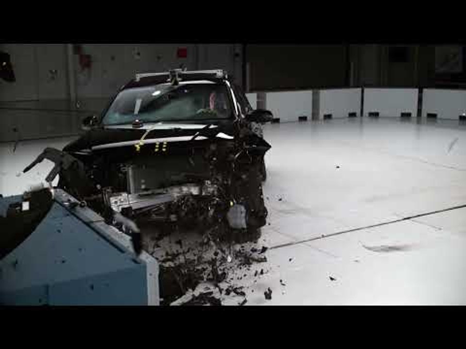 2025 Audi Q7 im neuen IIHS-Crashtest – Premium-SUV auf dem Prüfstand!