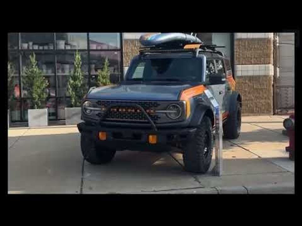 2025 Ford Bronco Silver Lake Dunes Edition