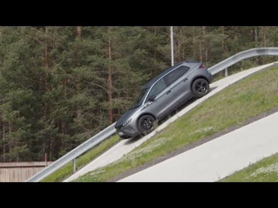 Škoda Elroq RS auf der Teststrecke: Fahrdynamik im Härtetest