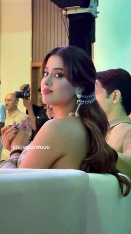 Janhvi kapoor beautiful imosan video 📷 💓 love video