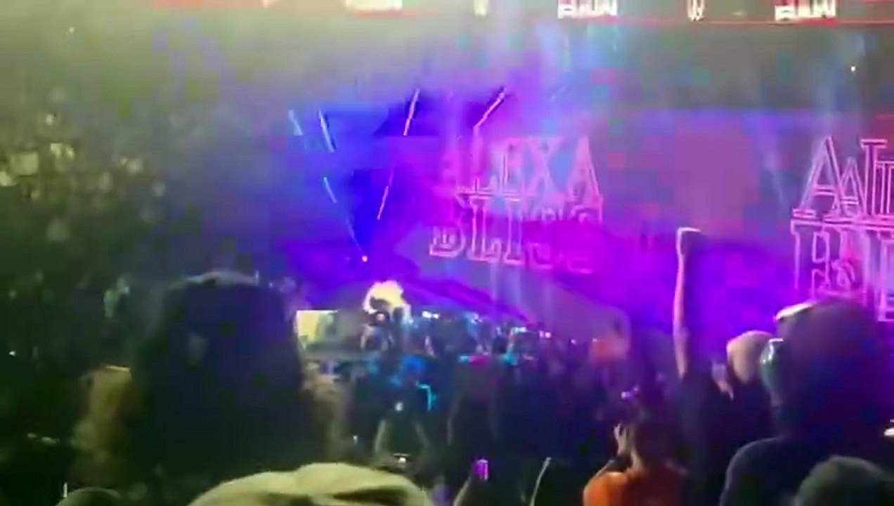 Charlotte Flair & Alexa Bliss vs Bayley & Lyra Valkyria Full Match - WWE Raw 10/17/2025