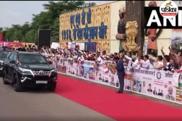 प्रधानमंत्री नरेंद्र मोदी ने छत्तीसगढ़ के नवा रायपुर में रोड शो किया