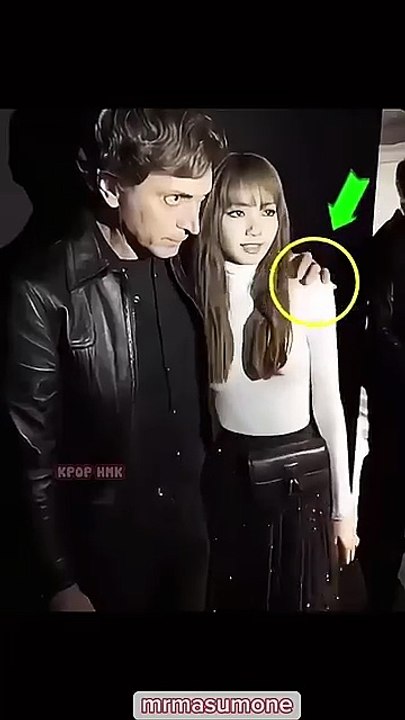 blackpink hot reaction to BTS  #bts#straykids#blackpink#shorts#liskook#jungkook#felix#jalebibaby#fyp - EMK SHORT OFFICIAL (360p, h264, youtube) (6)