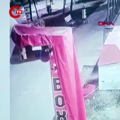 Parkta tartıştıkları 3 lise öğrencisini dövüp, bıçakladılar; olay kamerada