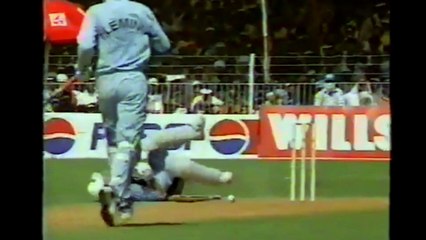 Javagal Srinath Nasty Beamer to Adam Parore 3rd Match, Vadodara, October 28, 1994, Wills World Series