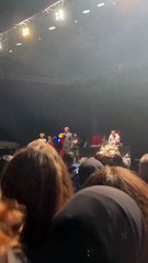 AKP'li Ferman Akgül’ün sahnede bulunduğu sırada ‘Zıplamayan Tayyipçi’ sloganları atıldı. #Manga