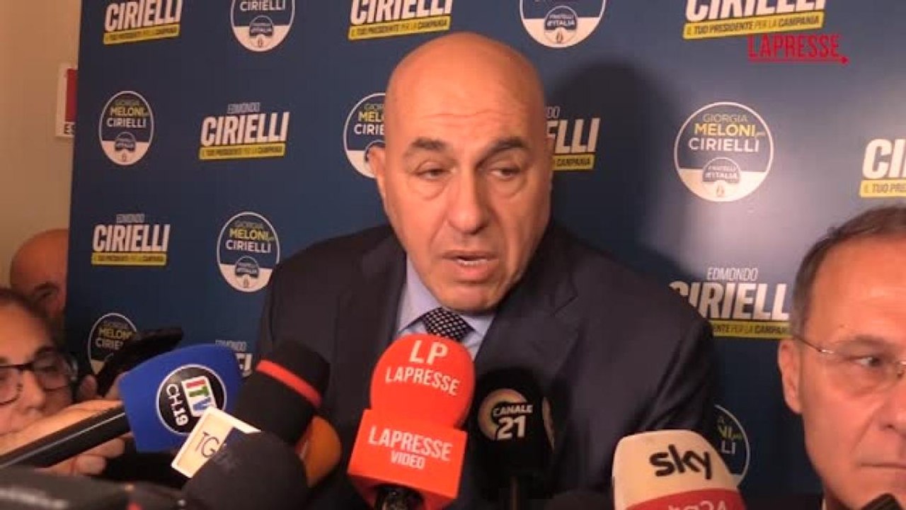 Crosetto sui cori fascisti: «Nulla hanno a che fare con Fratelli d'Italia, vanno presi a calci e mandati via»