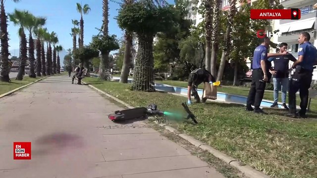 Antalya'da eline aldığı bıçakla yoldan geçenlere dehşeti yaşattı