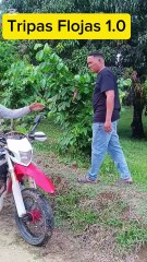 El amigo y sus chicharrones