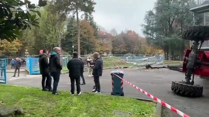 Incidente a Cesano Boscone: Operaio si Ribalta e Rischia la Vita 🚑