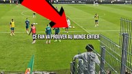 La tête de Ronaldo sur la photo 😂