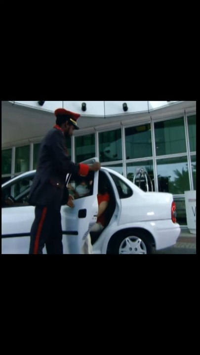 Rita arrived at didiu new job as the hotels doorman